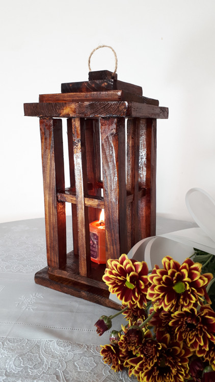 فانوس چوبی