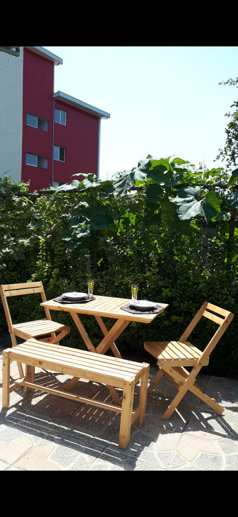 میز و صندلی کم جا