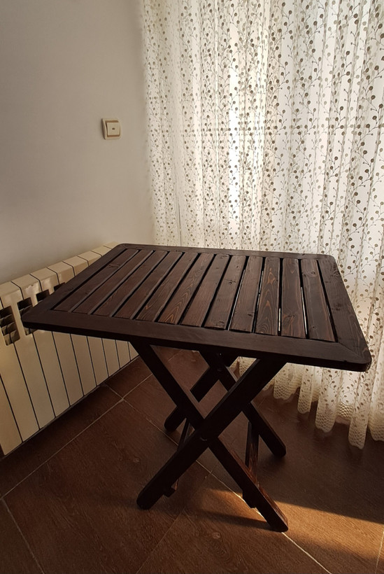 میز چوبی
