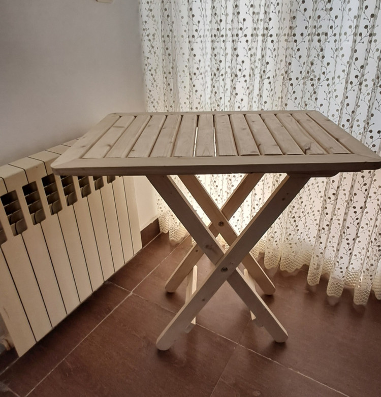 میز چوبی تاشو