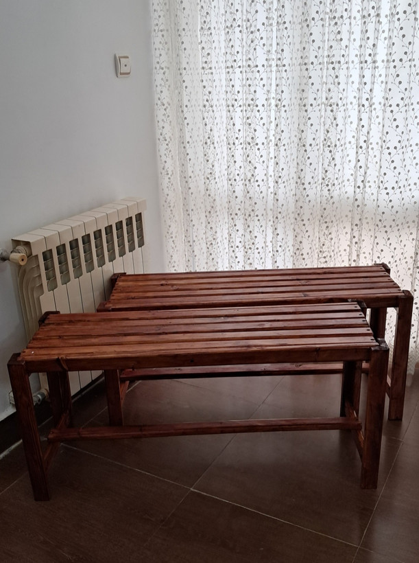 نیمکت چوبی